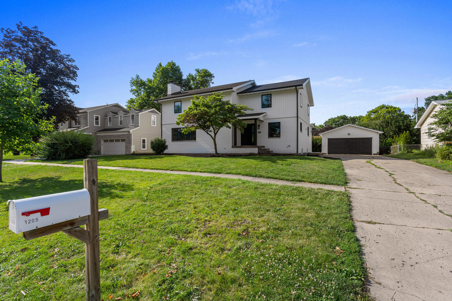 1205 Broadmoor Drive, Champaign, IL