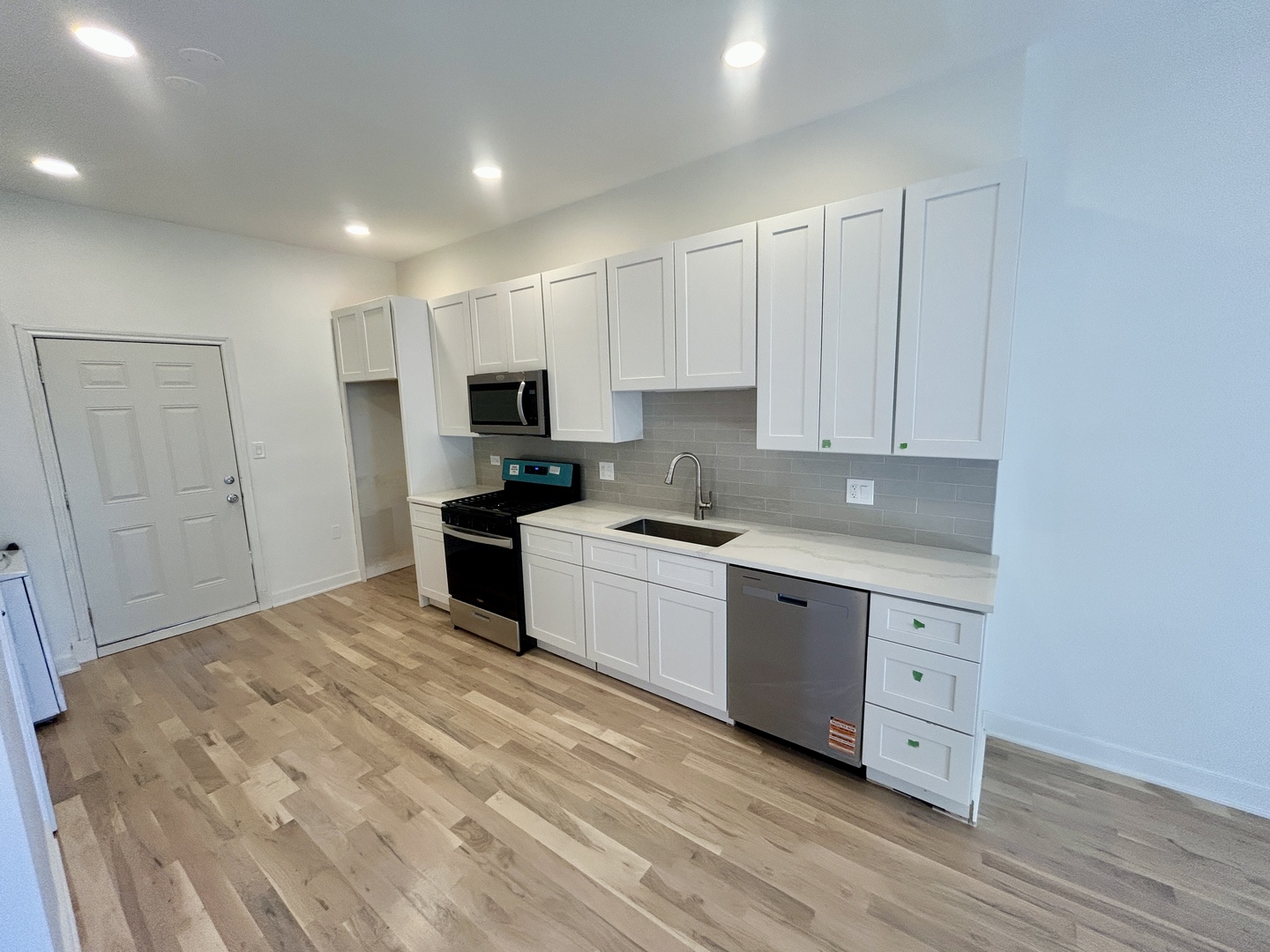 5714 S PRAIRIE Avenue, Chicago, IL