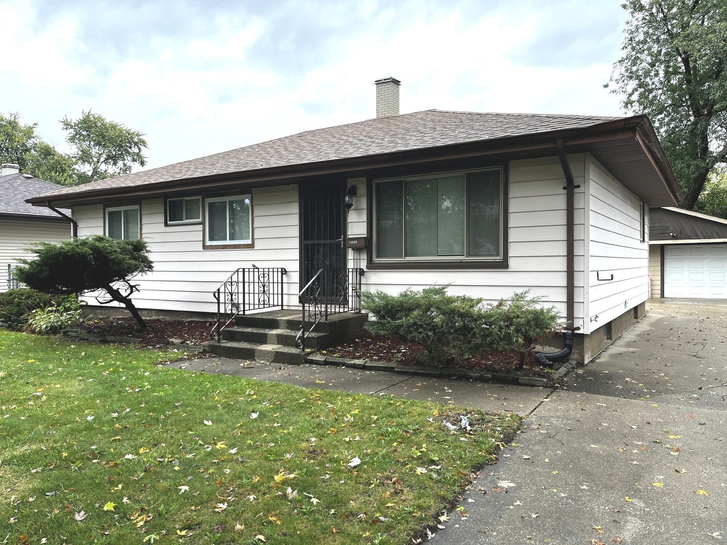 15439 Elm Street, South Holland, IL