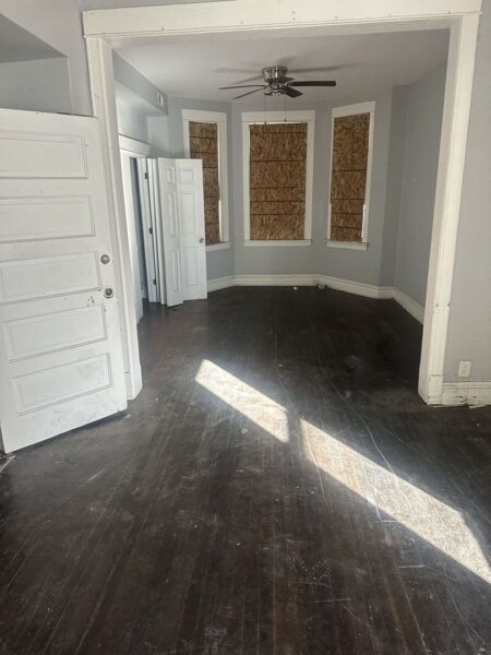 4149 W Cermak Road, Chicago, IL