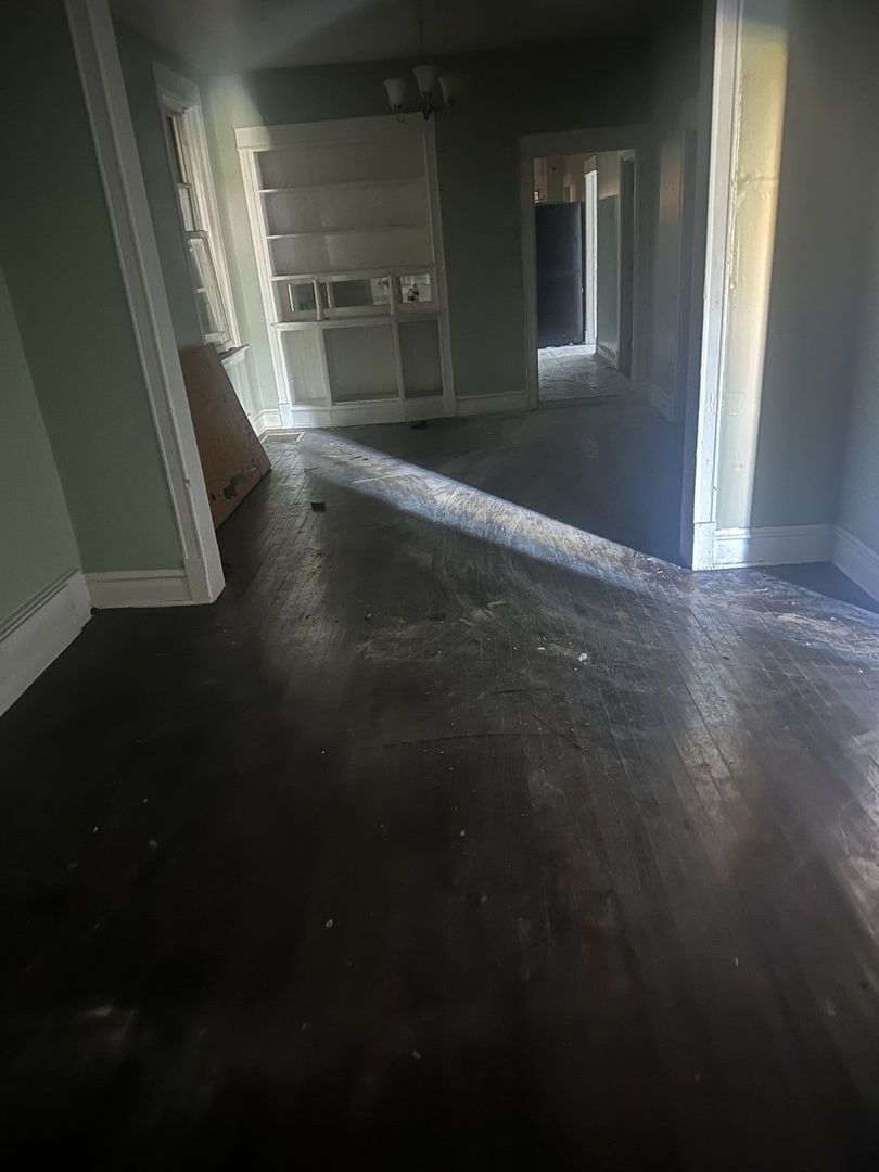 4149 W Cermak Road, Chicago, IL