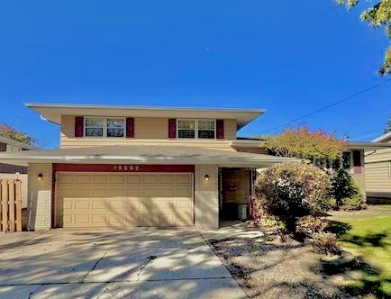 19252 Oakwood Avenue, Lansing, IL