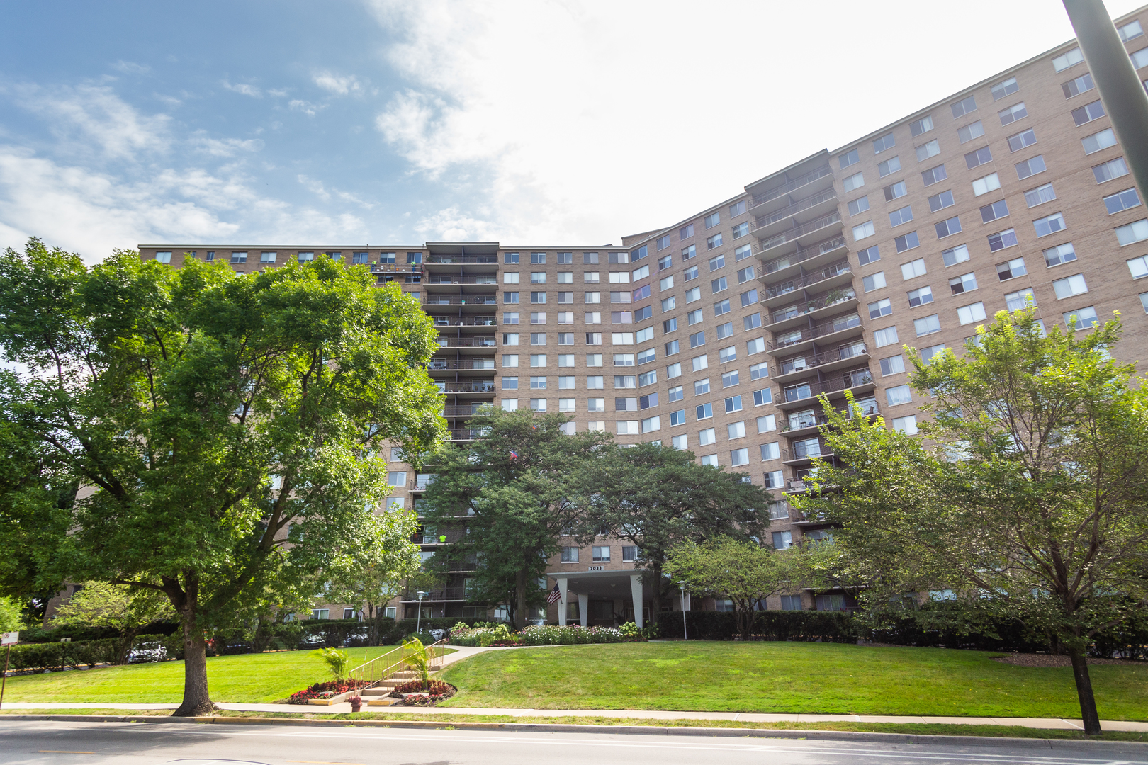 7033 N Kedzie Avenue #401, Chicago, IL