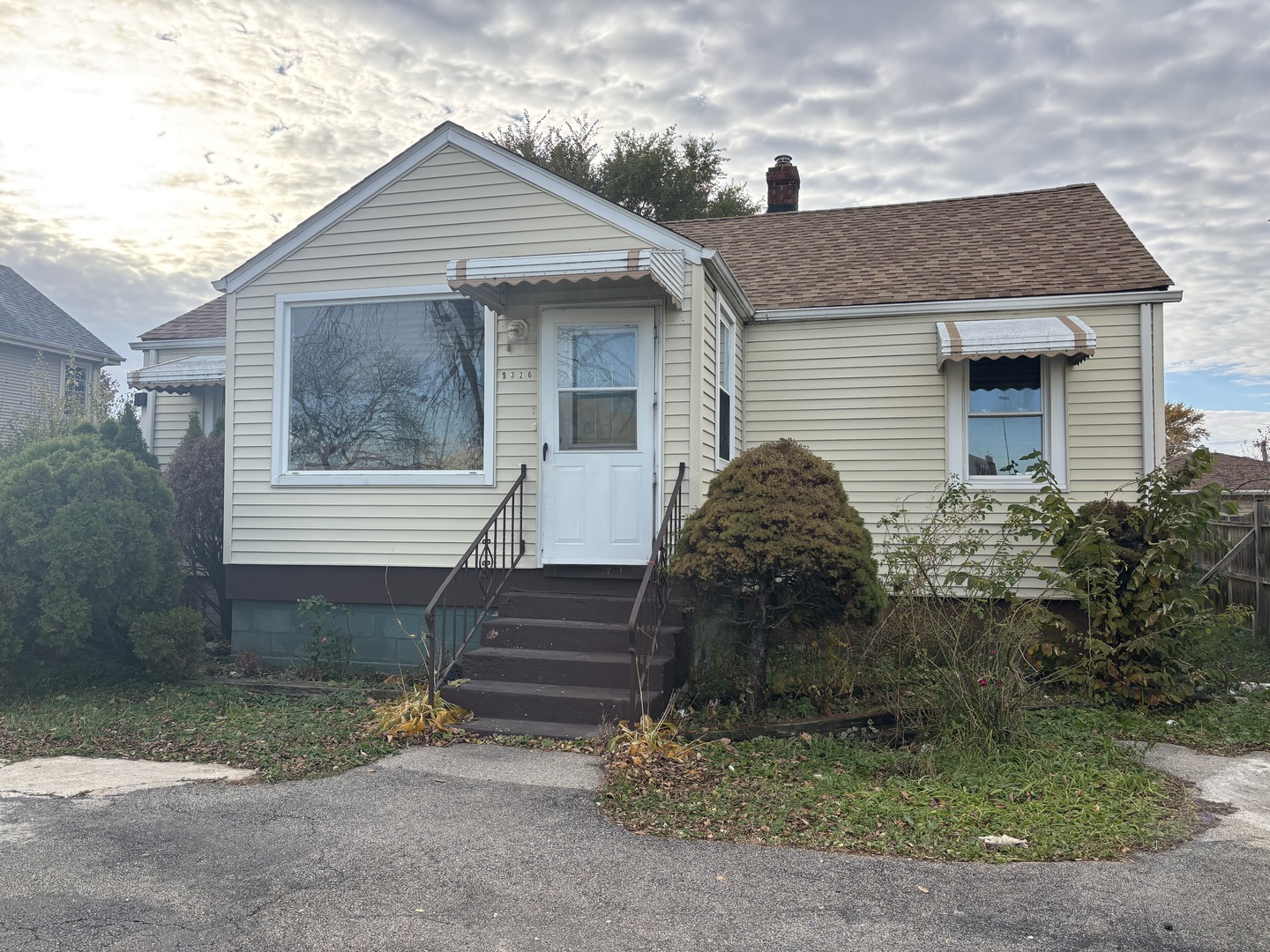 9326 Greenwood Avenue, Des Plaines, IL