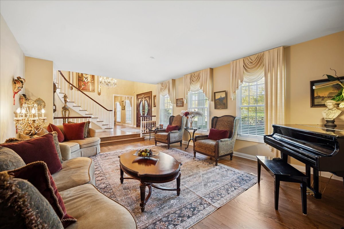 2130 Magnolia Lane, Highland Park, IL
