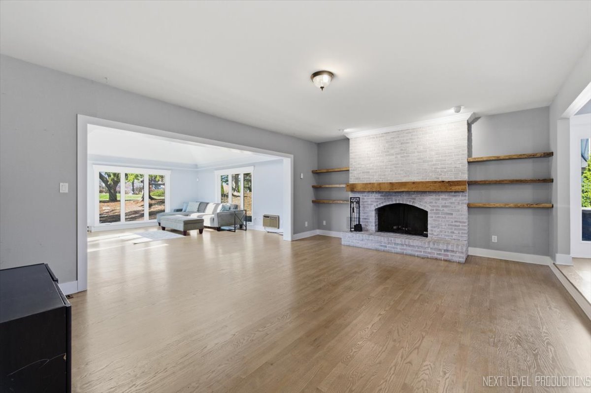 980 Persimmon Court, St. Charles, IL