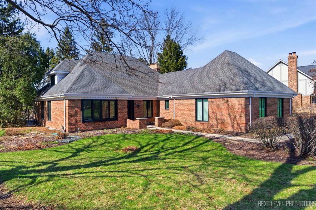 980 Persimmon Court, St. Charles, IL