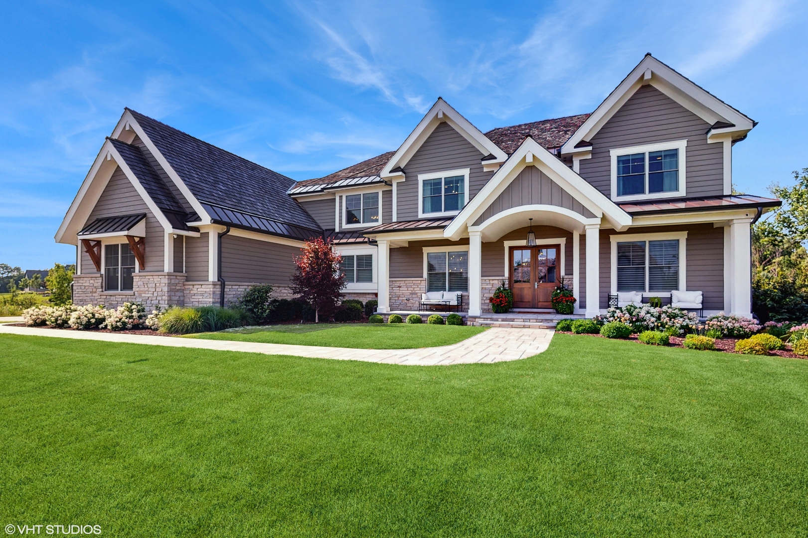 305 Briarwood Lane, Lincolnshire, IL