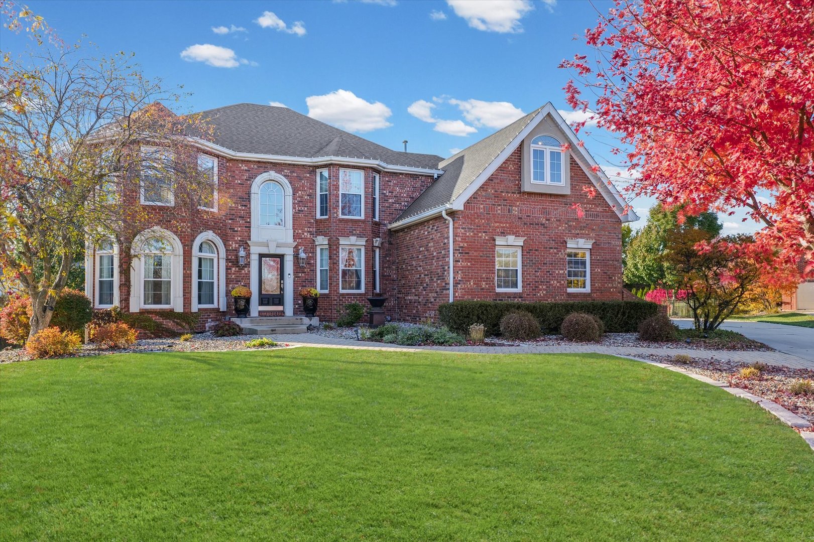 1 Windsong Way, Bloomington, IL