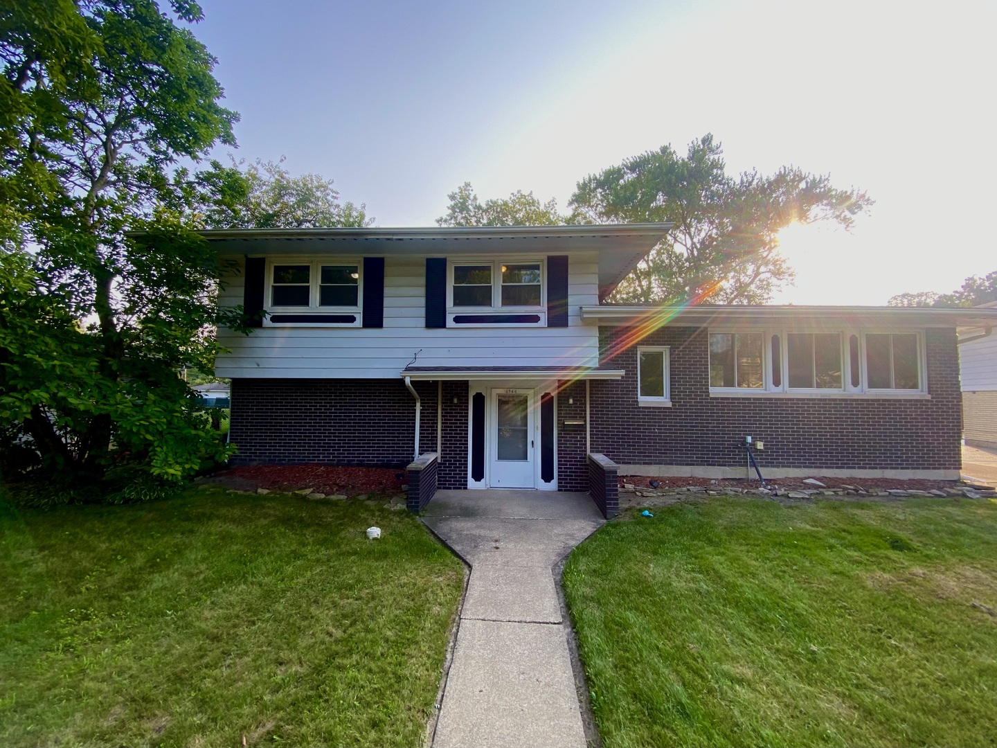 18964 WILDWOOD Avenue, Lansing, IL