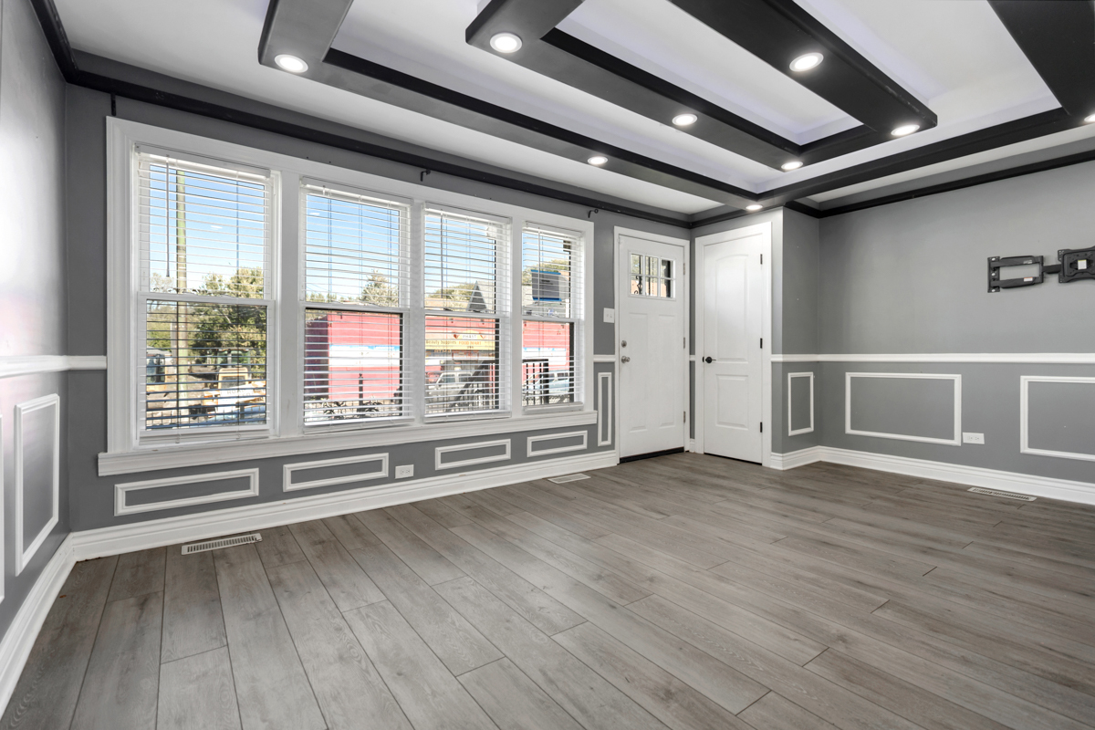 245 W 43rd Street, Chicago, IL