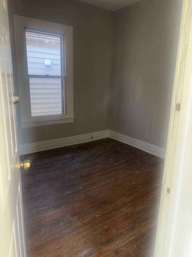 9338 S Marquette Avenue, Chicago, IL