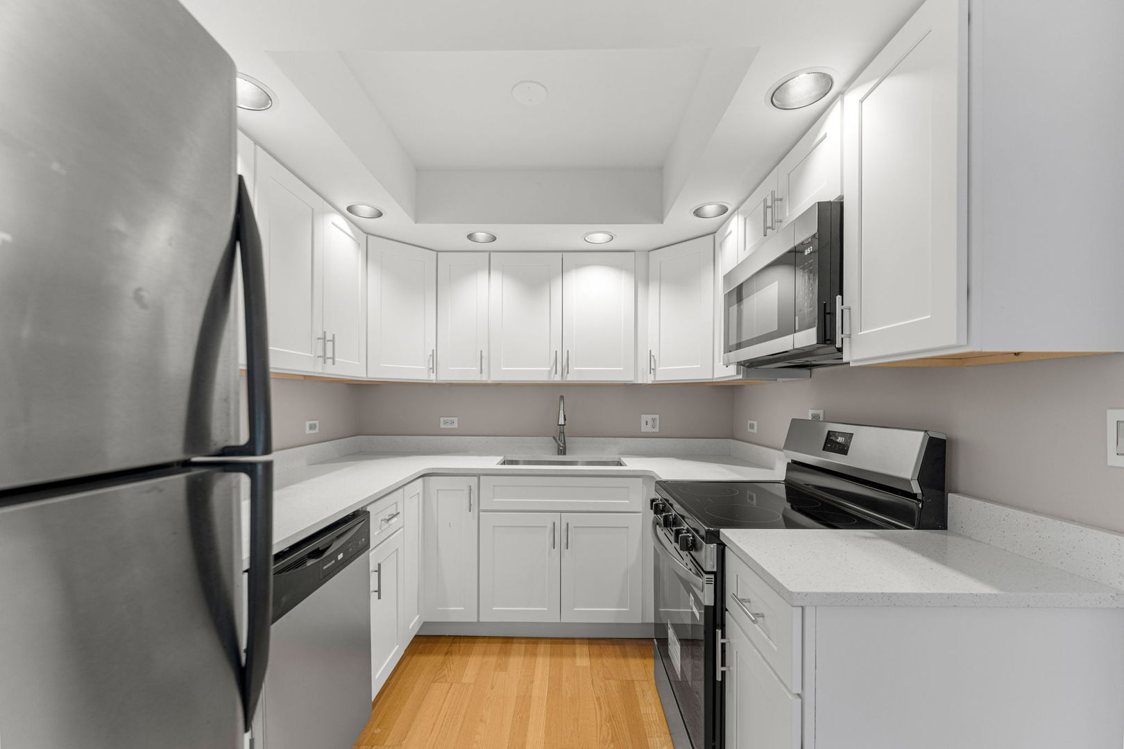 5540 Walnut Avenue #8A, Downers Grove, IL