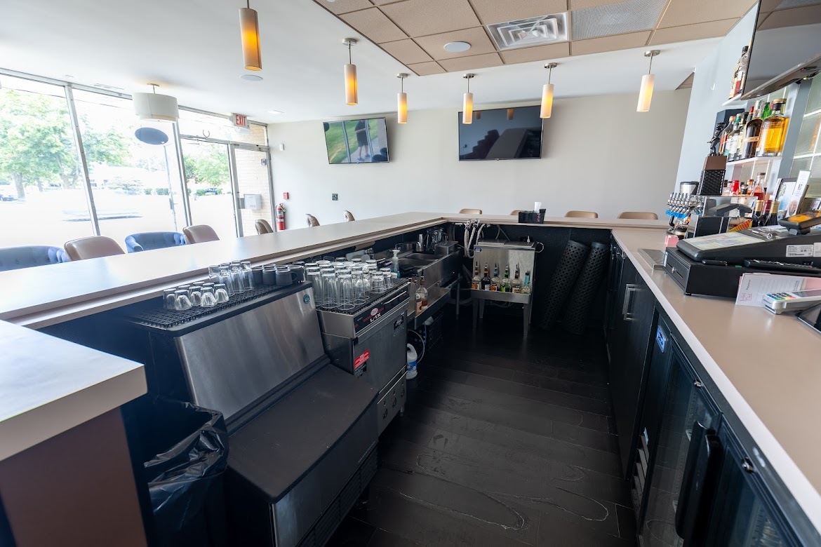 8905 W Cermak Road, North Riverside, IL