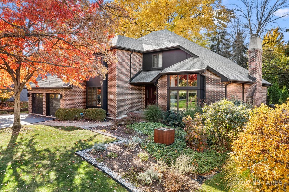 7612 Ridgewood Lane, Burr Ridge, IL