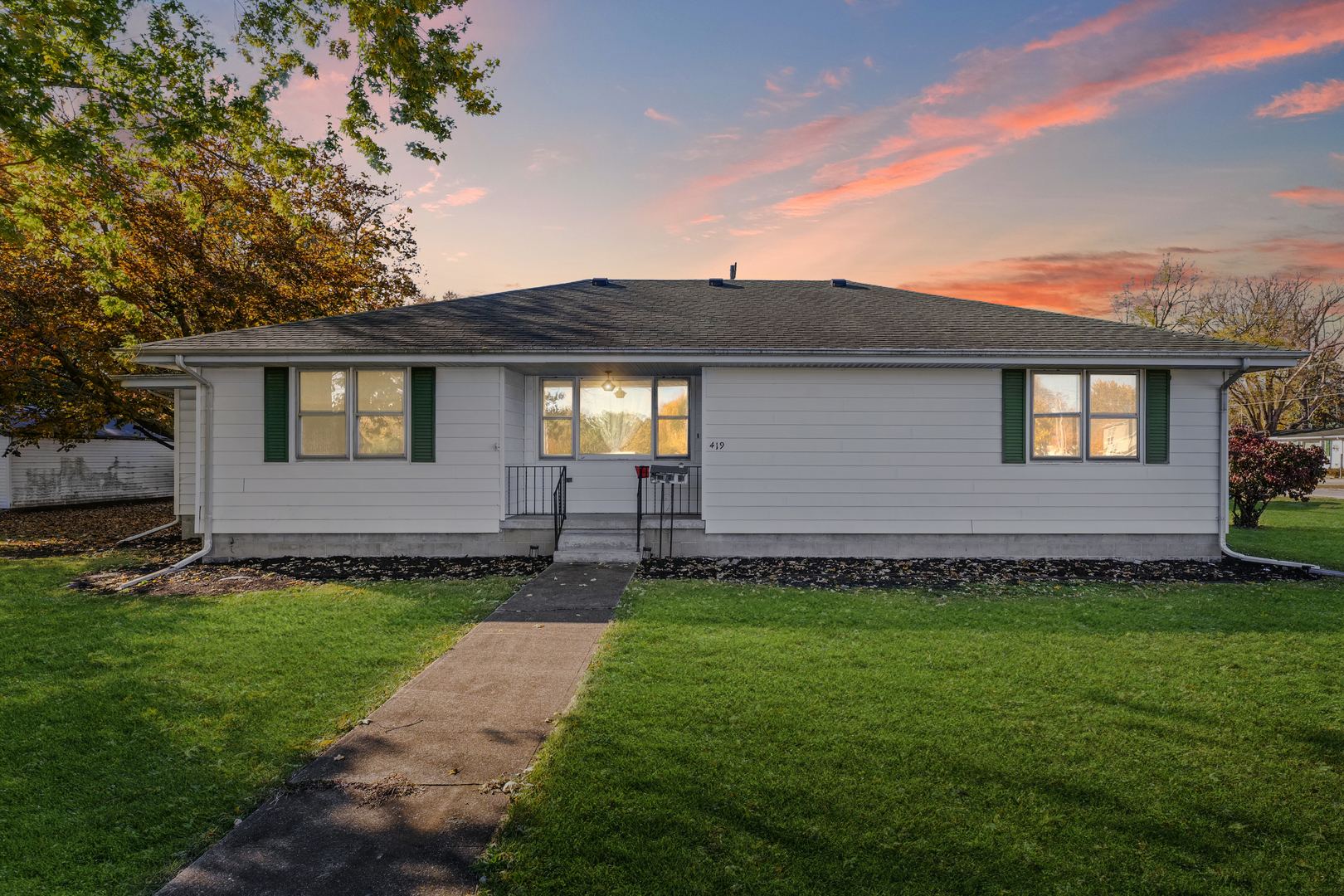 419 N MAIN Street, Farmer City, IL