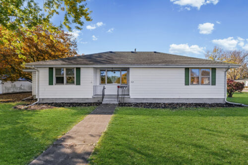 419 N MAIN Street, Farmer City, IL