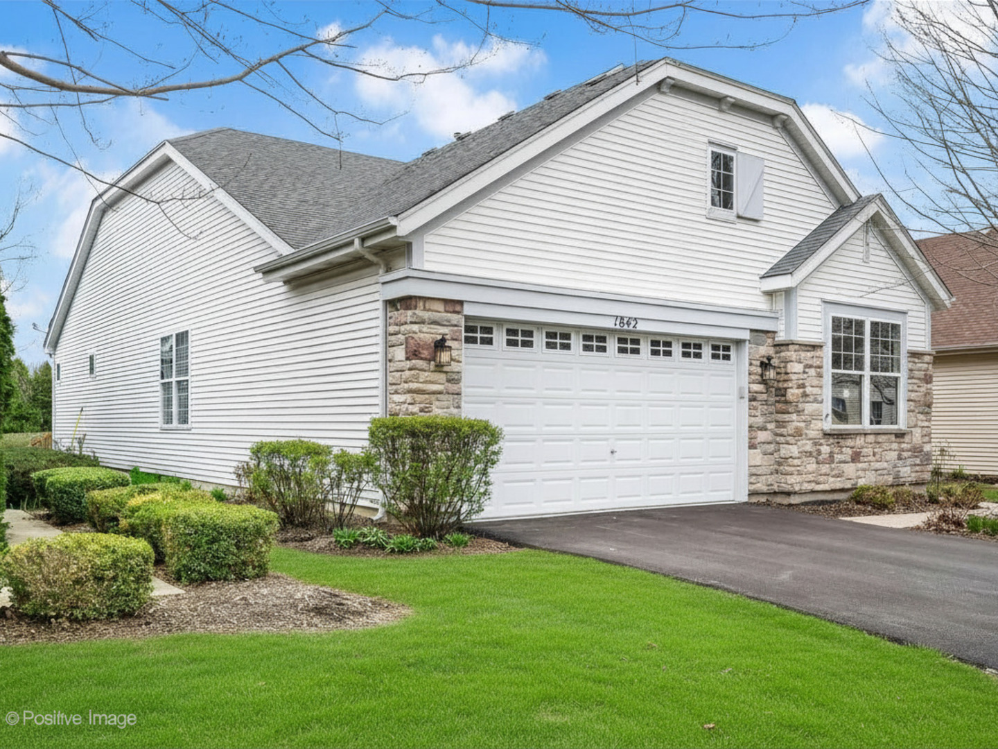 1842 Highbury Lane, Aurora, IL