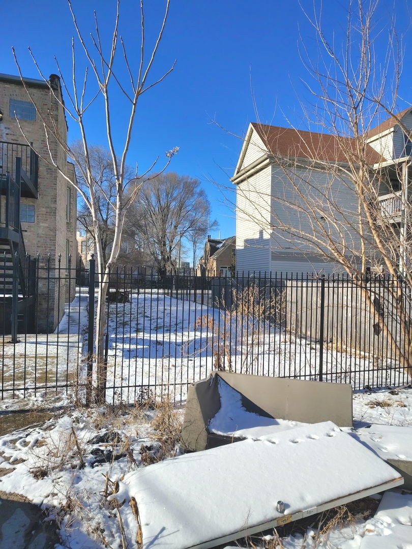 6737 S Eberhart Avenue, Chicago, IL