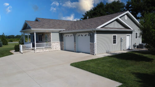 112 North Street, Crescent City, IL