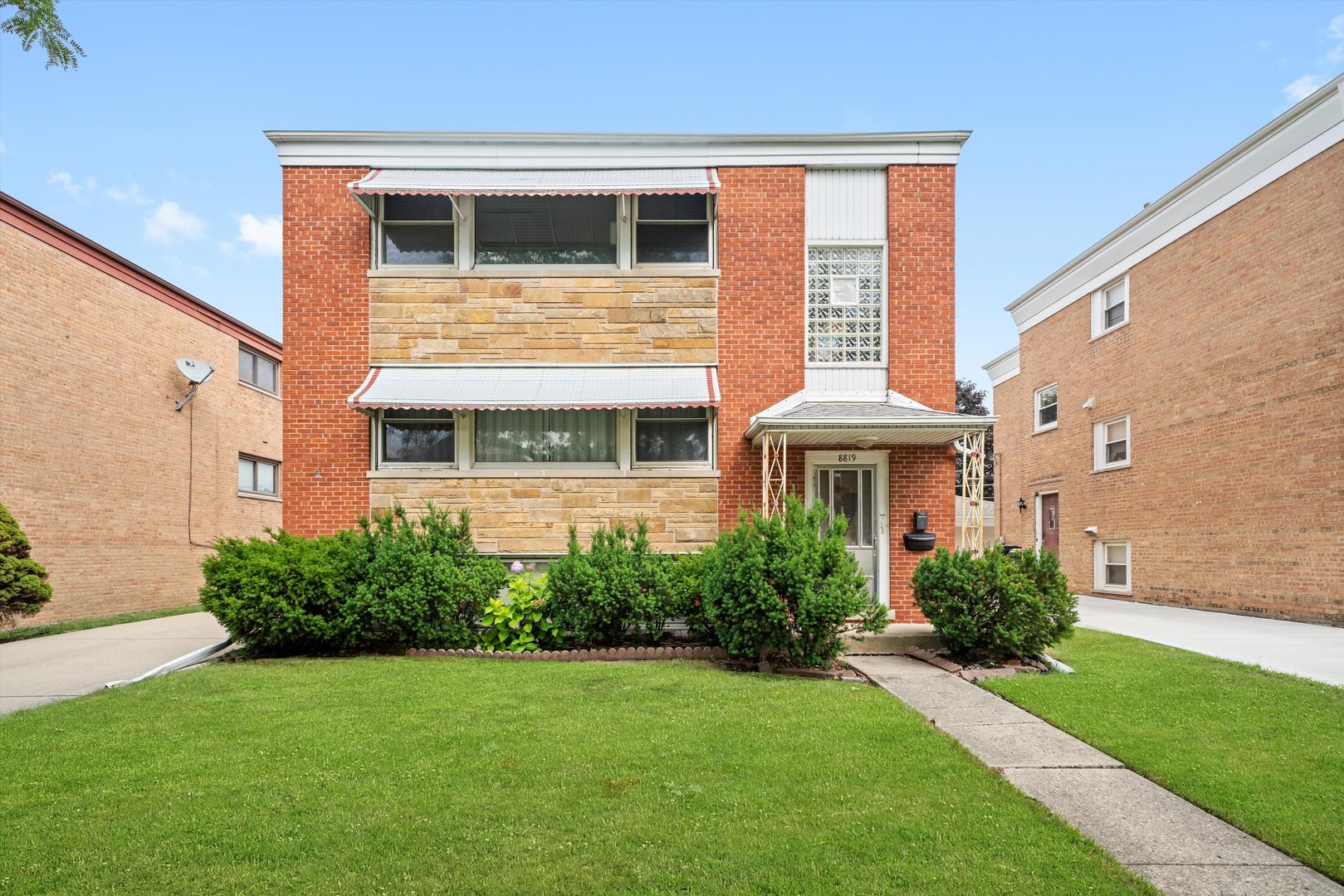 8819 N Wisner Street #1, Niles, IL