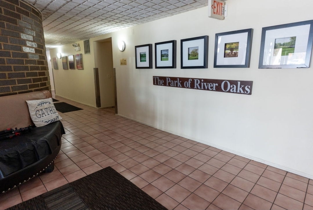 400 PARK Avenue #703, Calumet City, IL