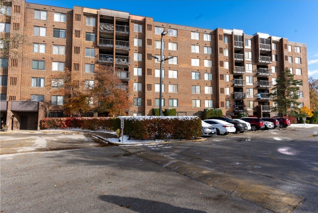 400 PARK Avenue #703, Calumet City, IL