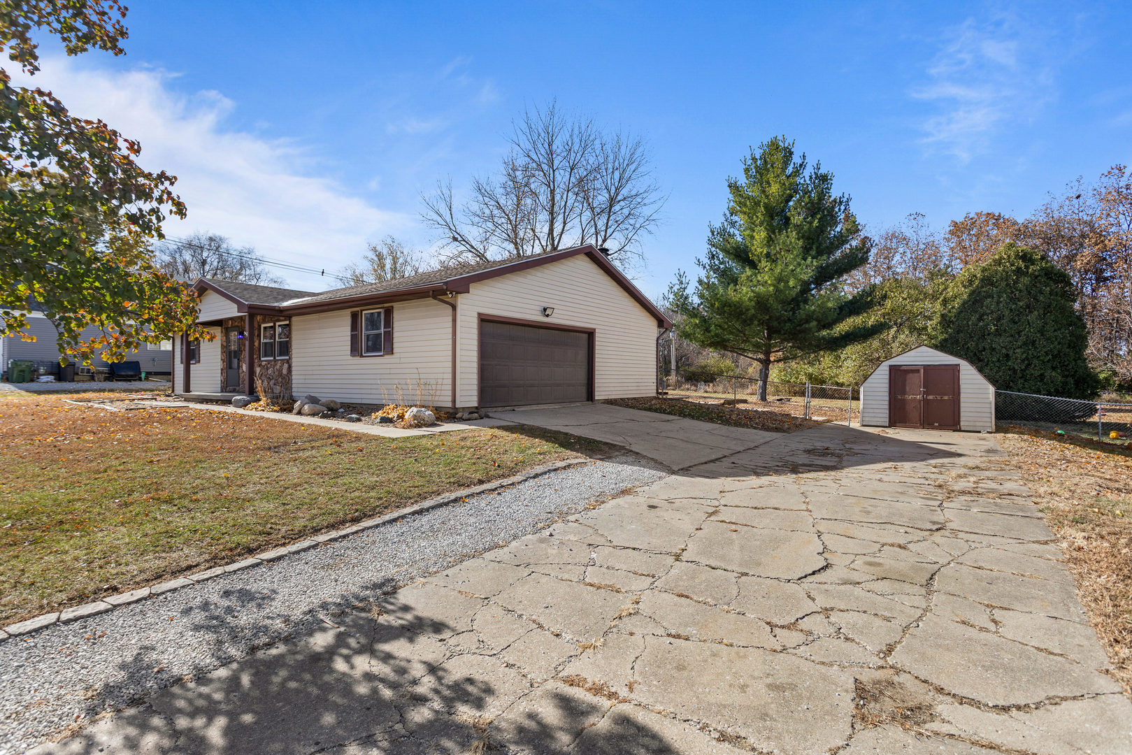 1201 Robin Road, Mahomet, IL