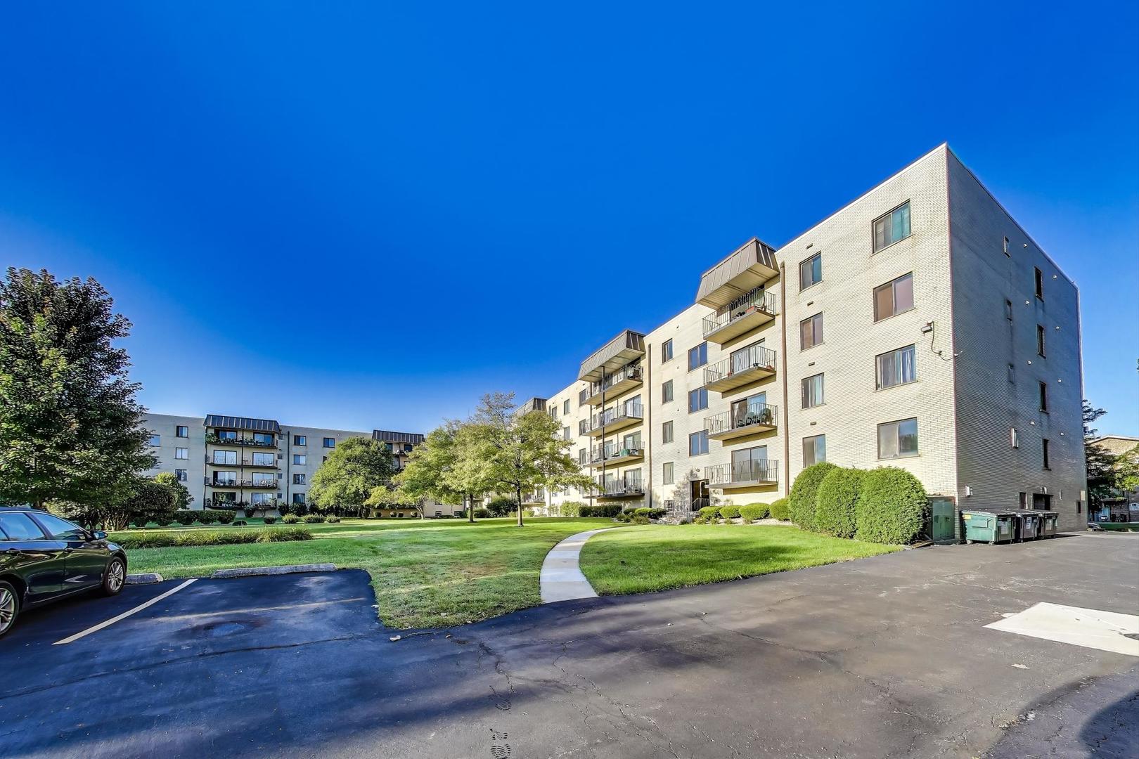 5840 W 104th Street #209, Oak Lawn, IL