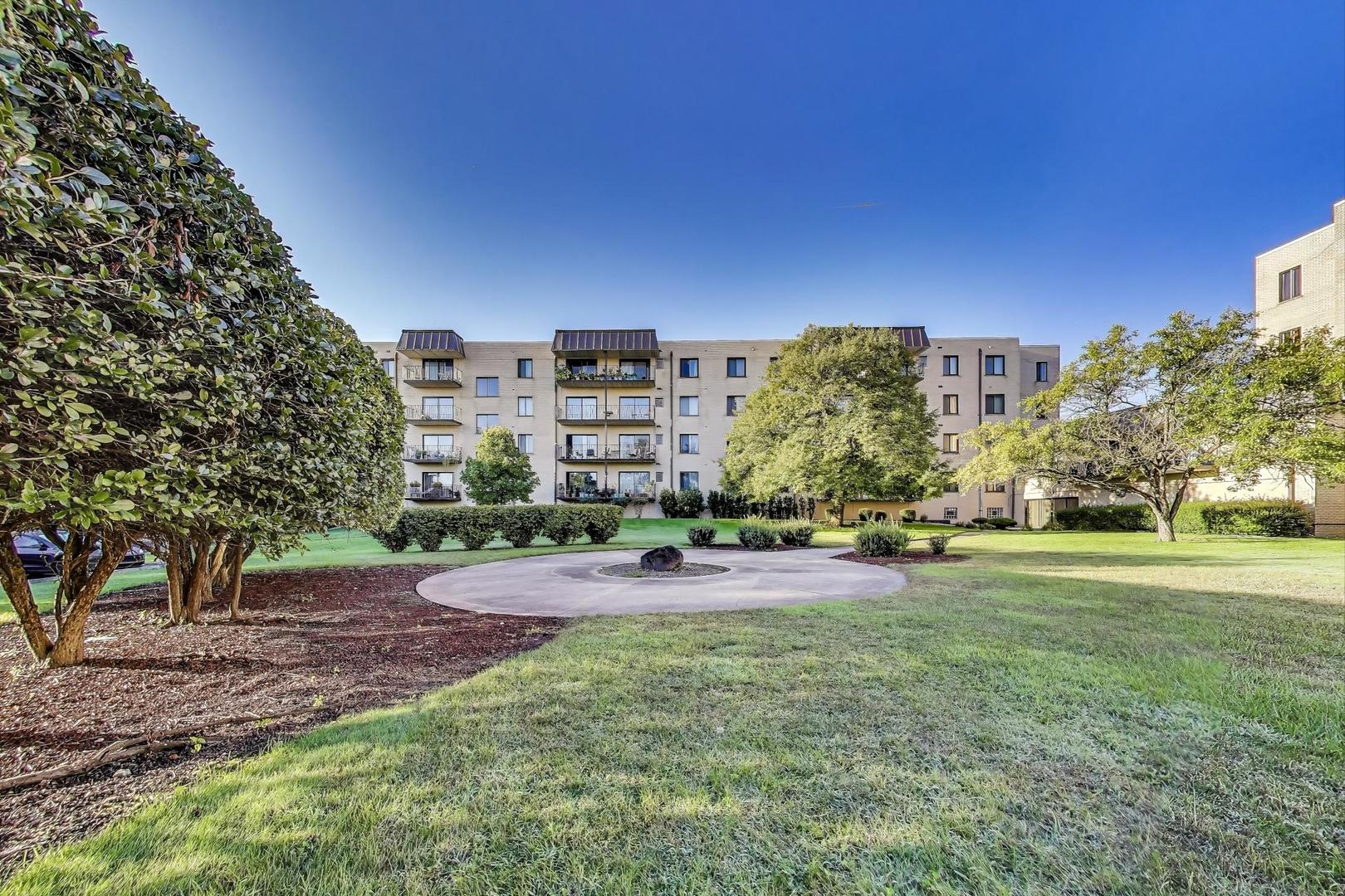 5840 W 104th Street #209, Oak Lawn, IL