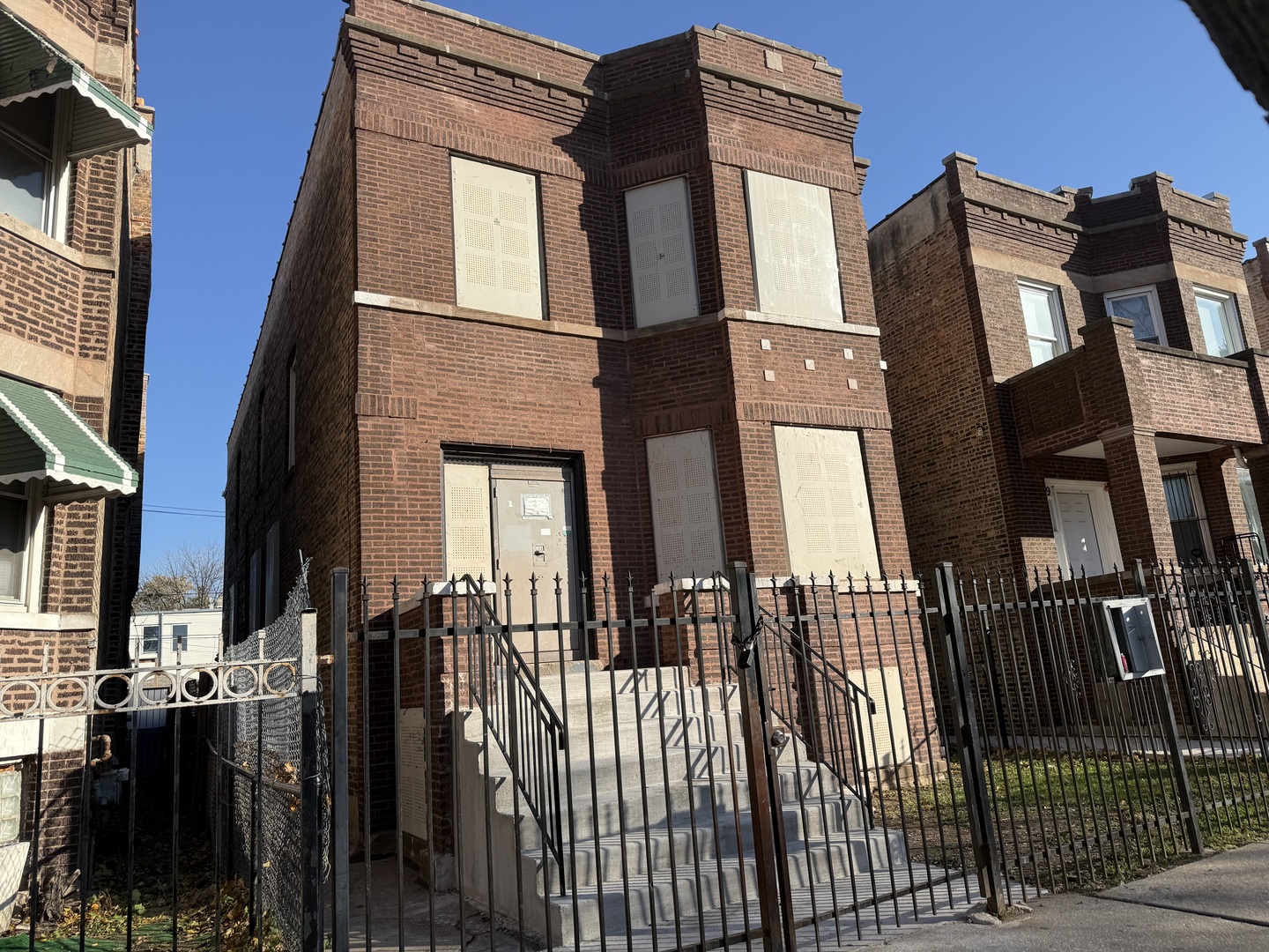 741 N Trumbull Avenue, Chicago, IL