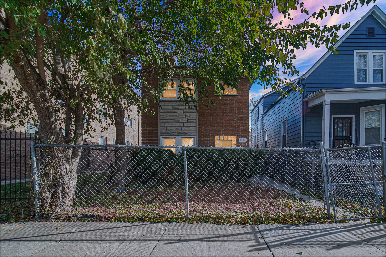 7915 S Dobson Avenue, Chicago, IL