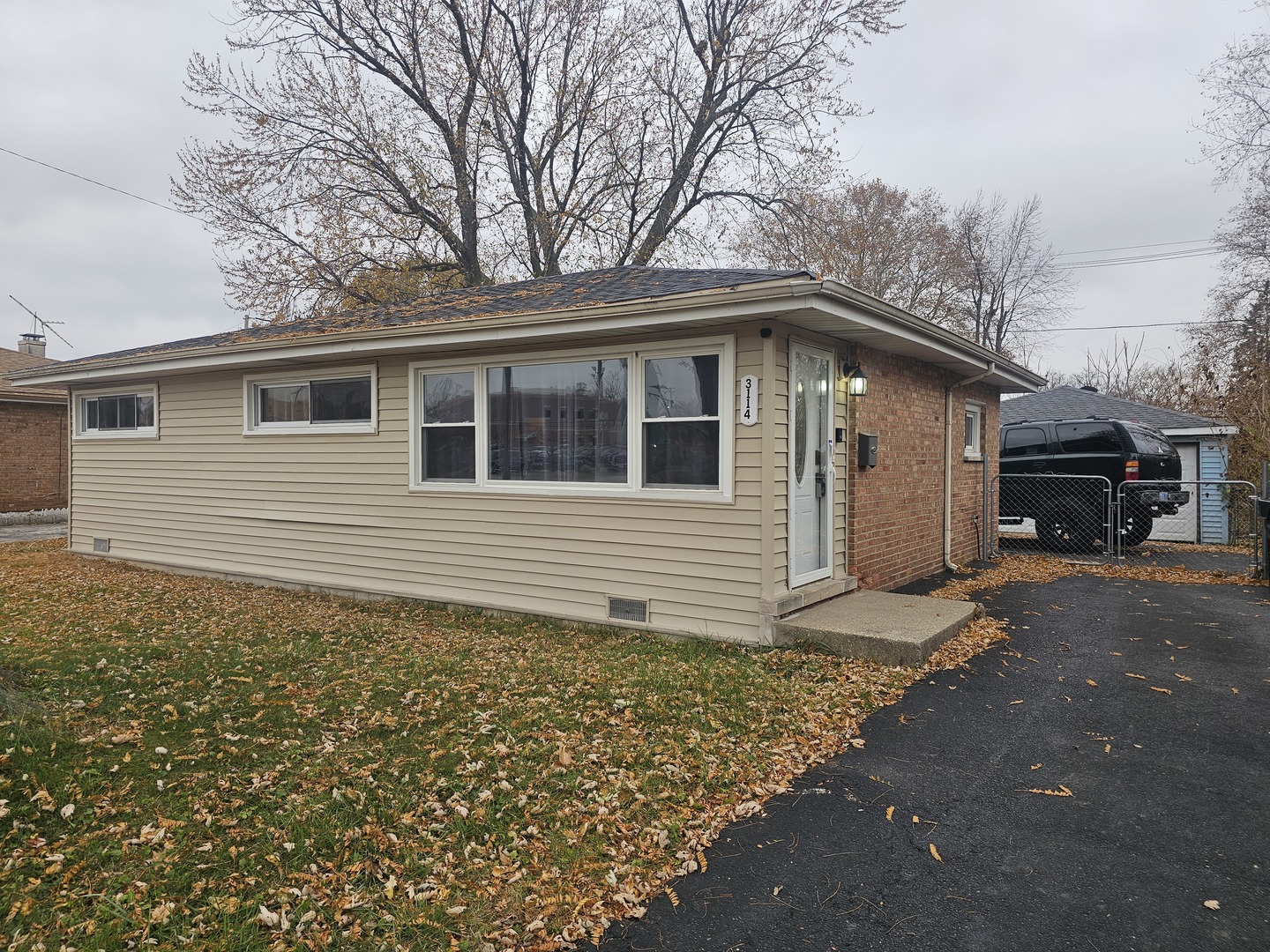 3114 W 163rd Street, Markham, IL