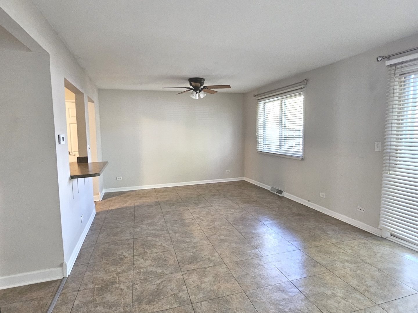 228 MONROE Road, Bolingbrook, IL