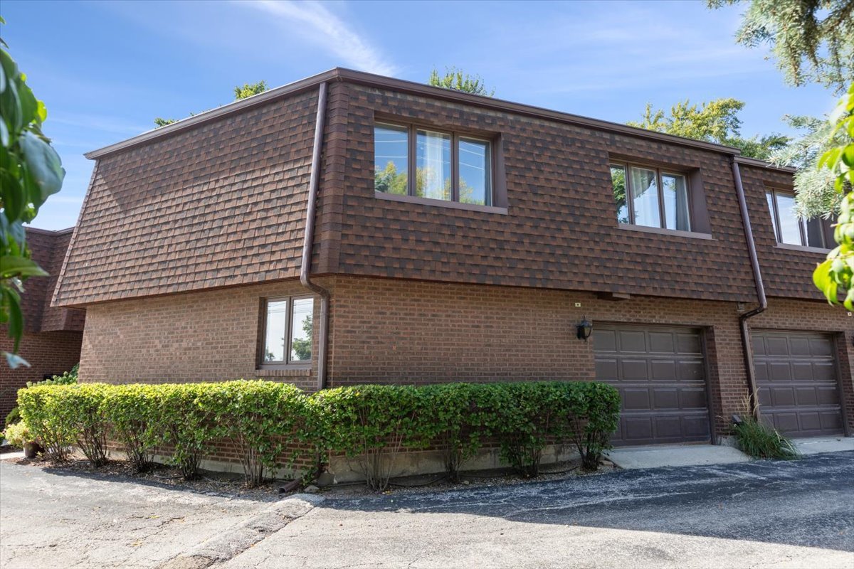 414 S Dee Road, Park Ridge, IL