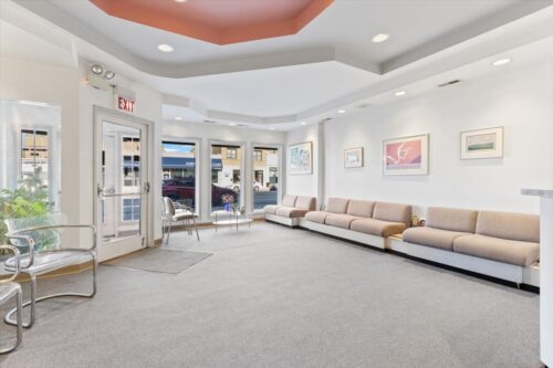 2719 W Peterson Avenue, Chicago, IL