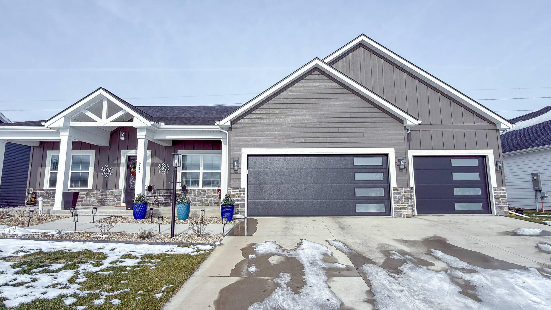 1717 S Stone Creek Boulevard, Urbana, IL