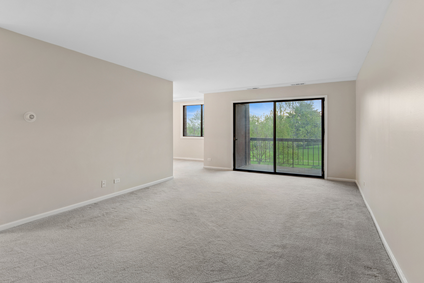 460 Raintree Court #2N, Glen Ellyn, IL