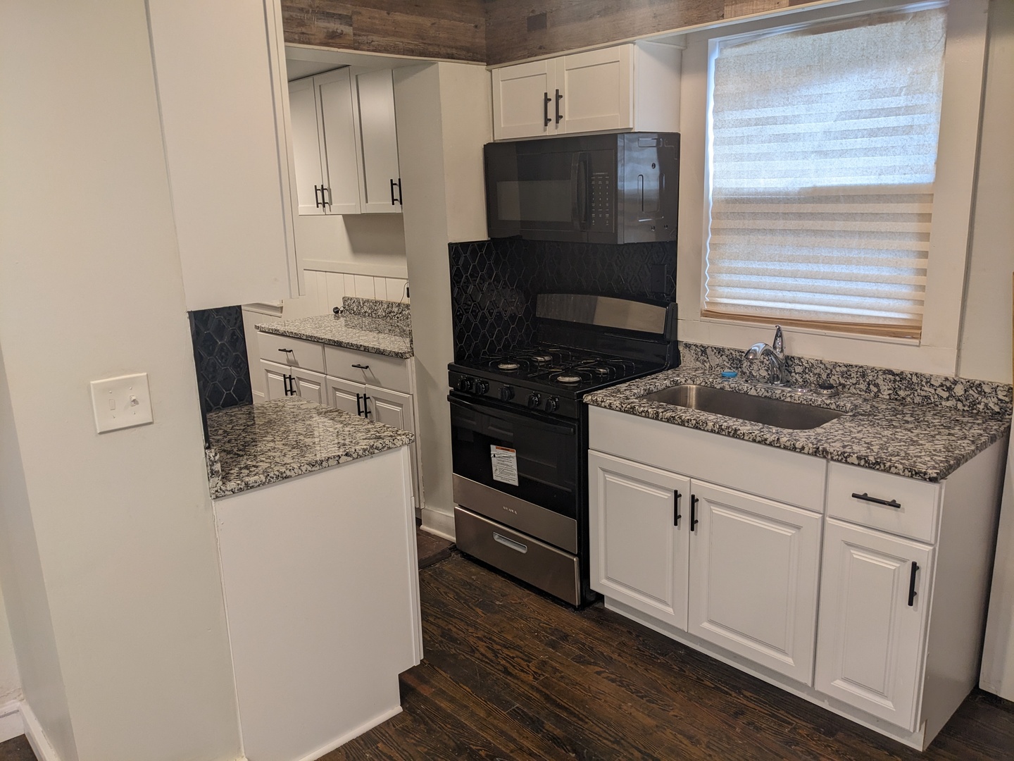 8247 S Wabash Avenue, Chicago, IL