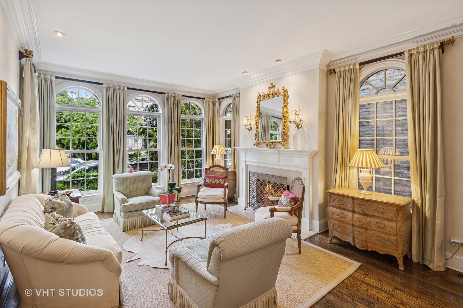 2103 N CLIFTON Avenue, Chicago, IL