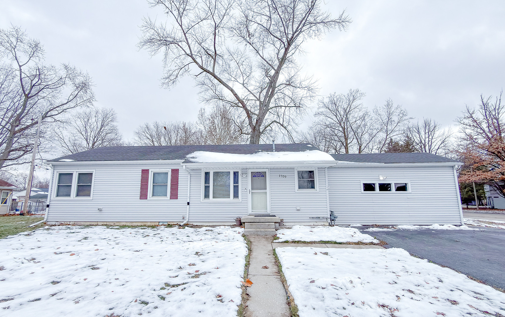 1709 W William Street, Champaign, IL