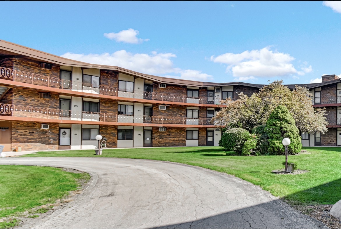 2306 Holiday Terrace #144, Lansing, IL