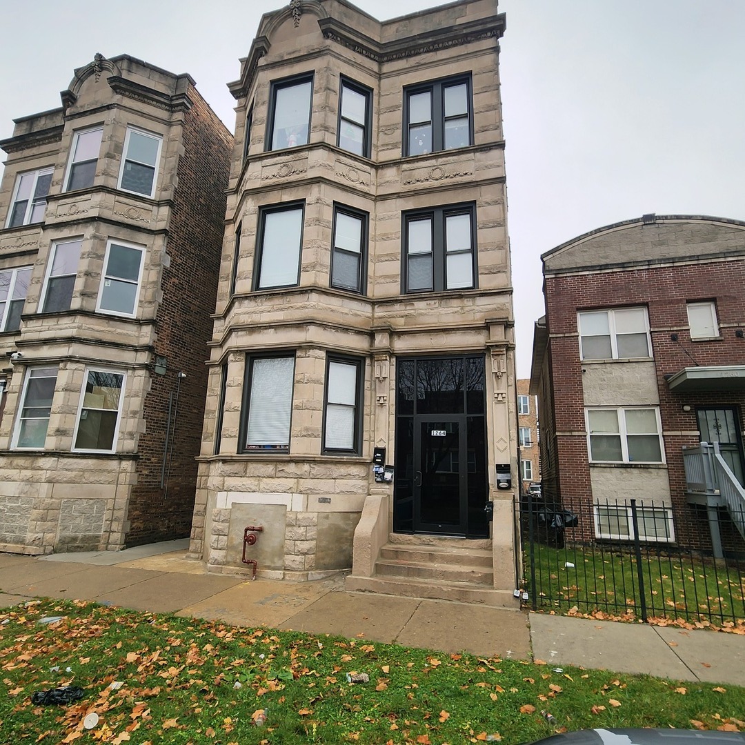 1264 S Saint Louis Avenue, Chicago, IL
