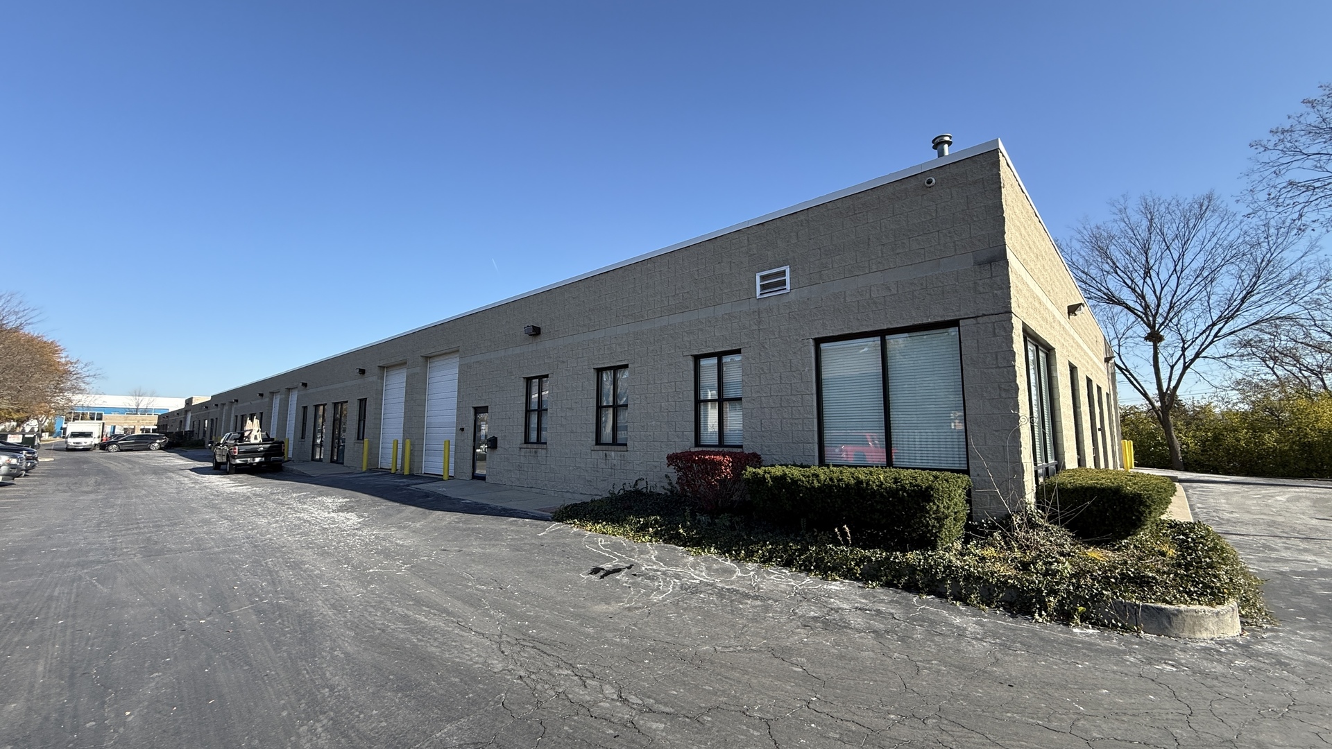 831 Oakton Street #831-837, Elk Grove Village, IL