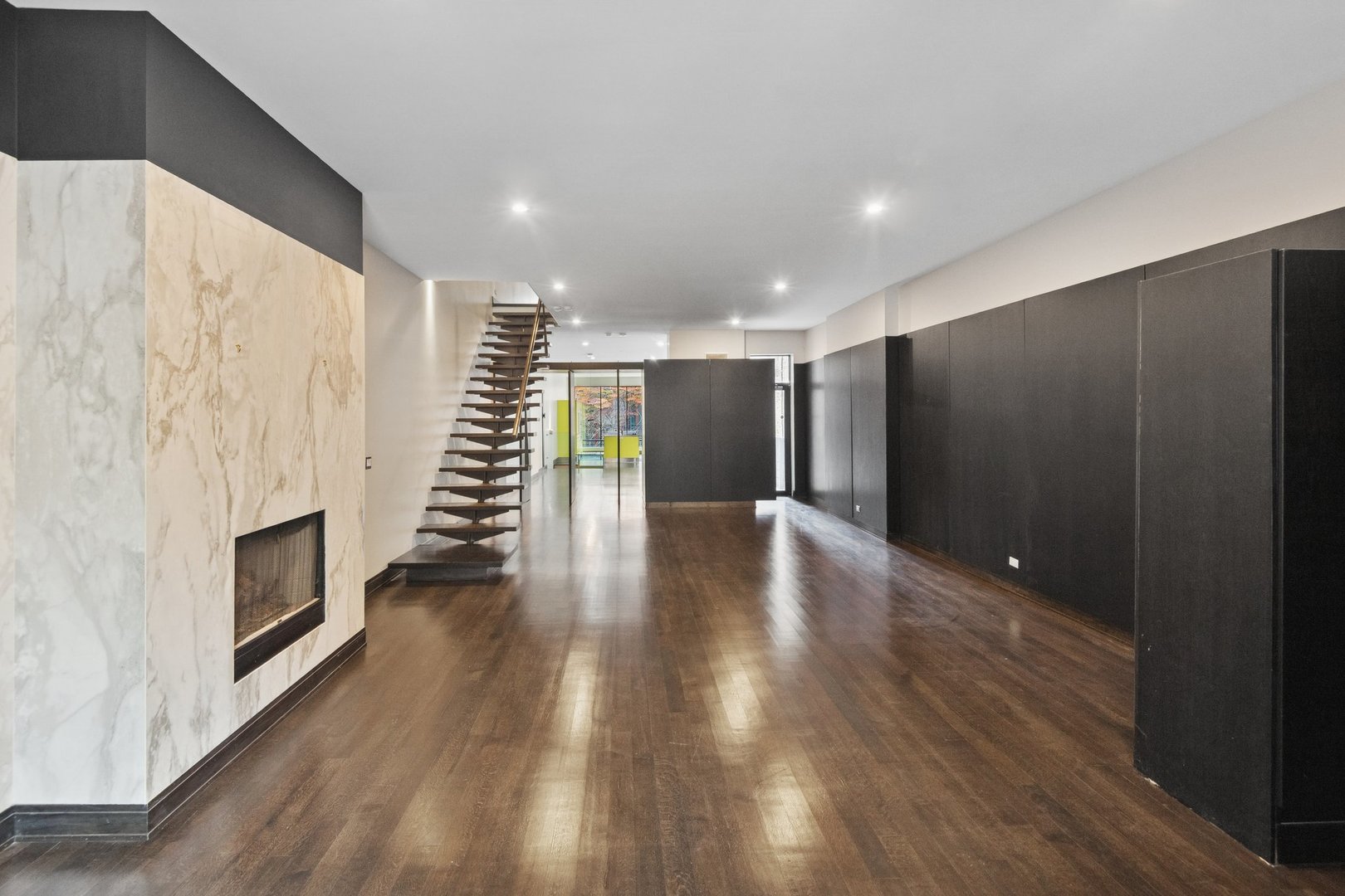 44 E Cedar Street, Chicago, IL