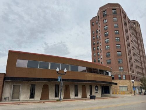 610 E State Street, Rockford, IL