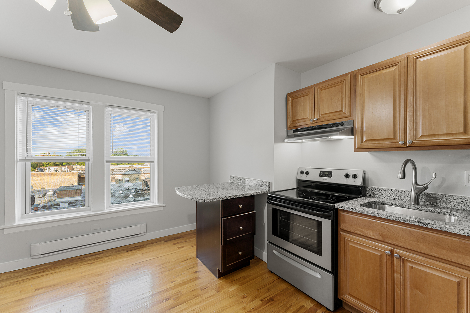 7450 N Greenview Avenue #76, Chicago, IL