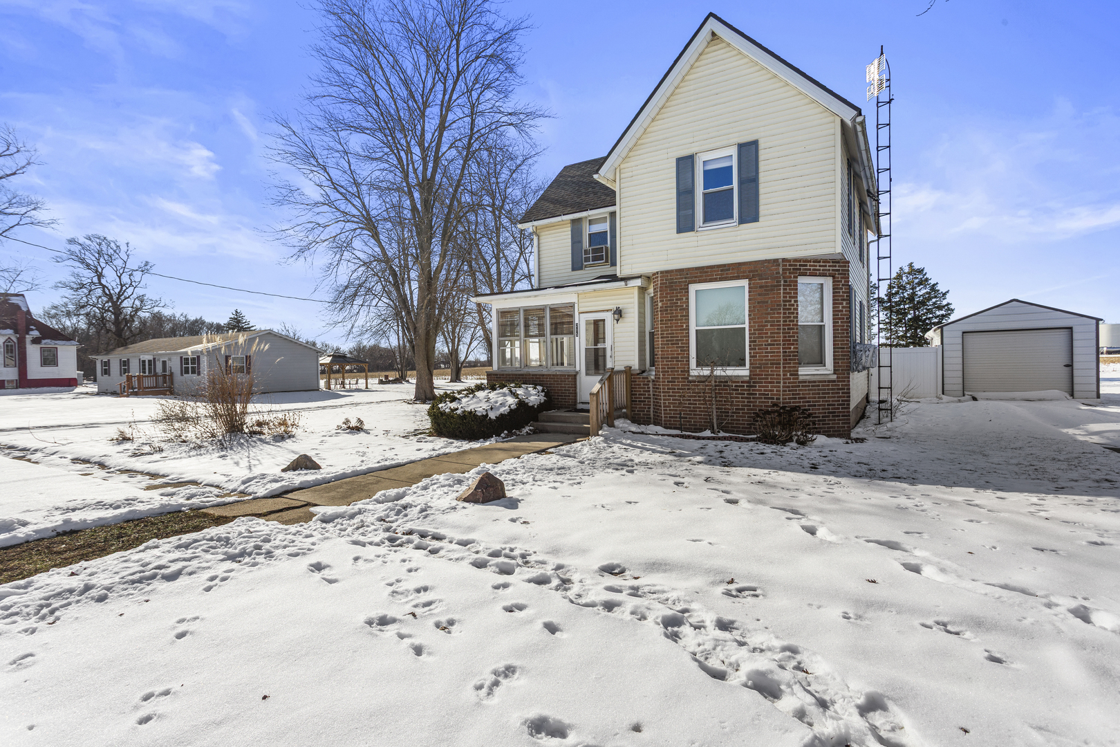 215 Chicago Street, Dewitt, IL