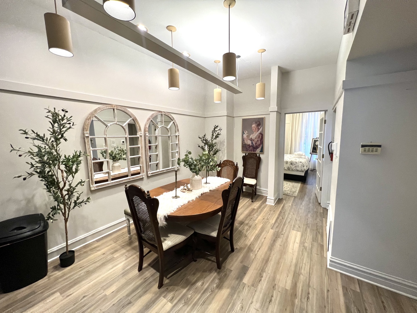 642 N Dearborn Street, Chicago, IL