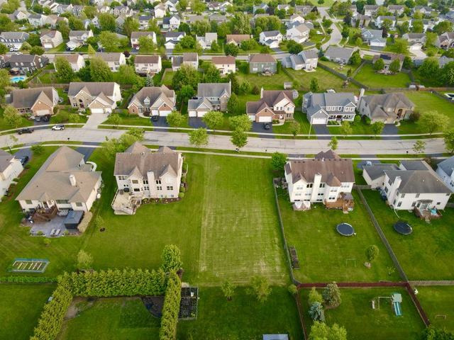 5259 Greenshire Circle, Lake In The Hills, IL